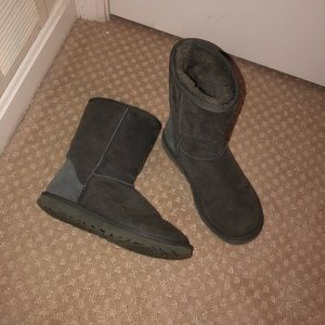 UGG® 'Classic II' Short Boots Size 6